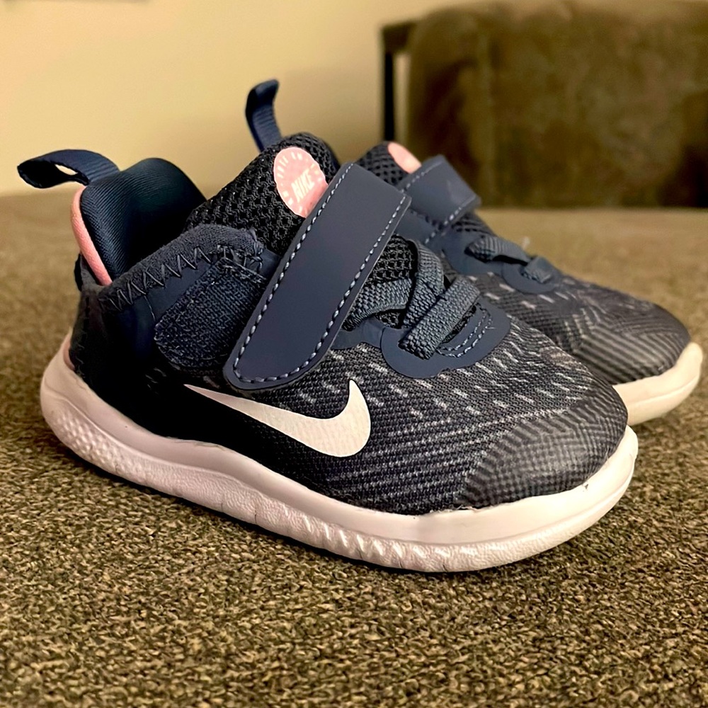 Sz 5 Nike